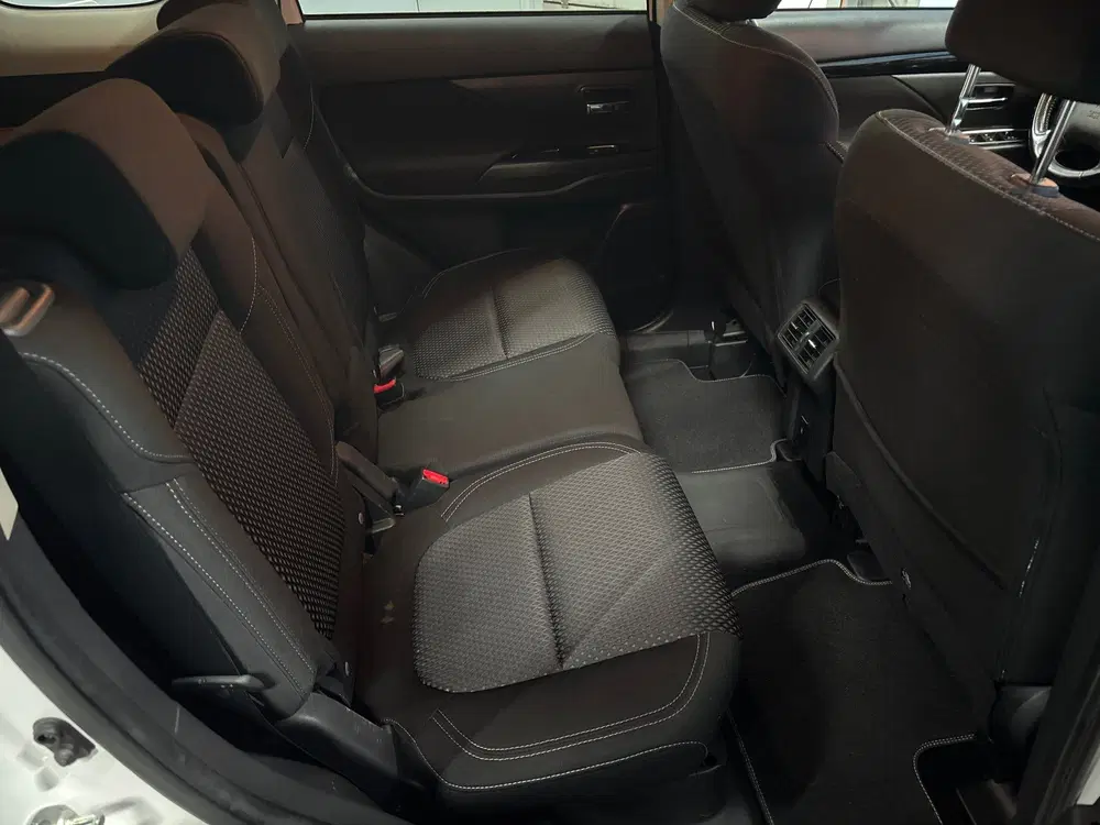 Mitsubishi Outlander 2.4 PHEV Pure Clima uit 2021, foto 14