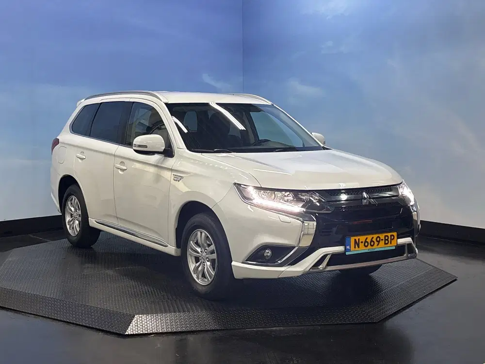 Mitsubishi Outlander 2.4 PHEV Pure Clima uit 2021, foto 7