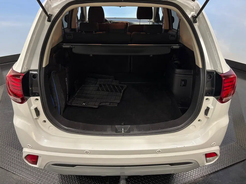 Mitsubishi Outlander 2.4 PHEV Pure Clima uit 2021, foto 9