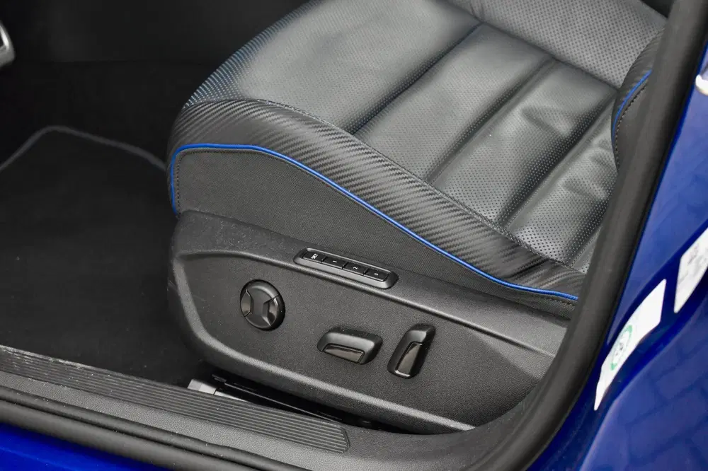 Volkswagen Golf 2.0 TSI 4Motion R Perf uit 2022, foto 7