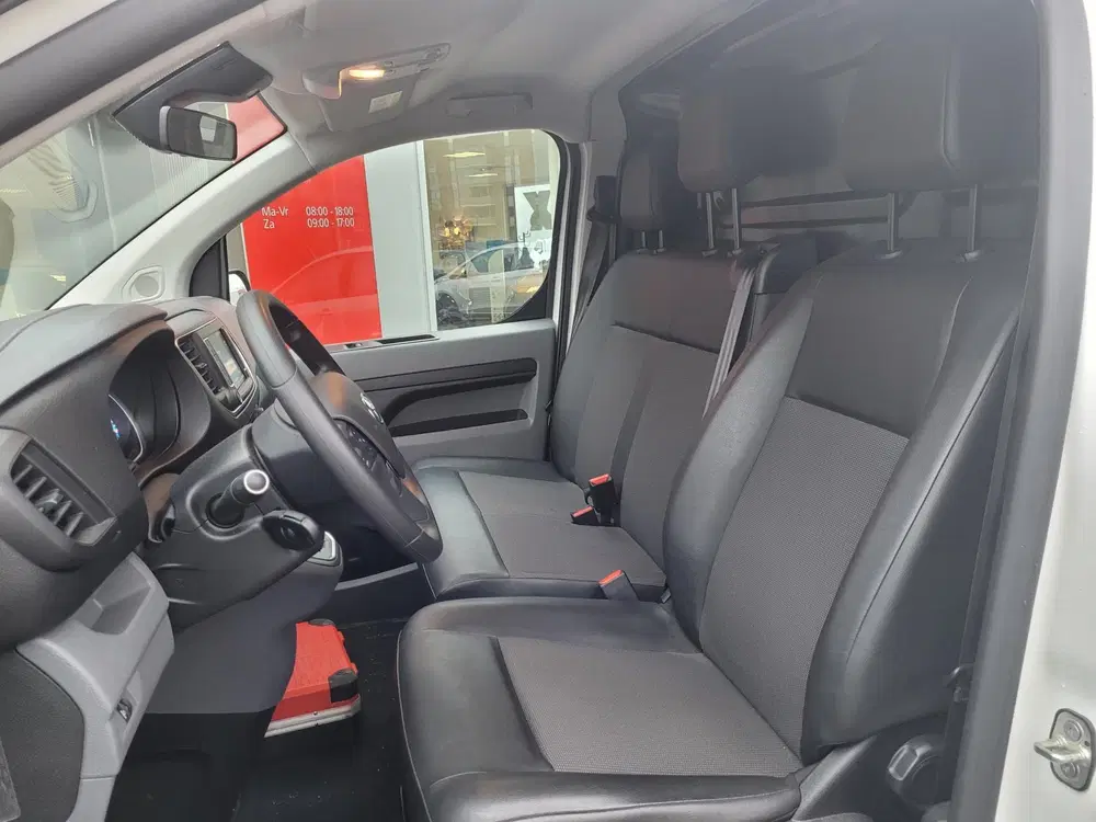 Toyota Proace Extra Range Navigator BTW auto uit 2023, foto 14
