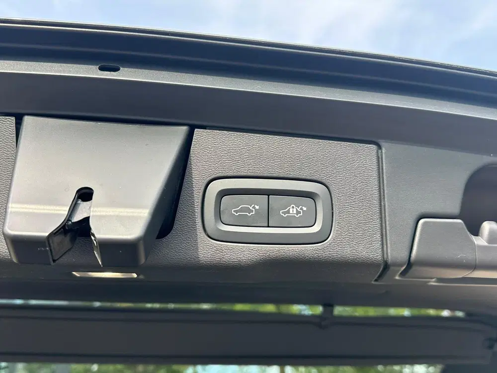 Volvo XC60 2.0 T8 AWD Plug-in hybrid Ultra Dark FABR. uit 2026, foto 15