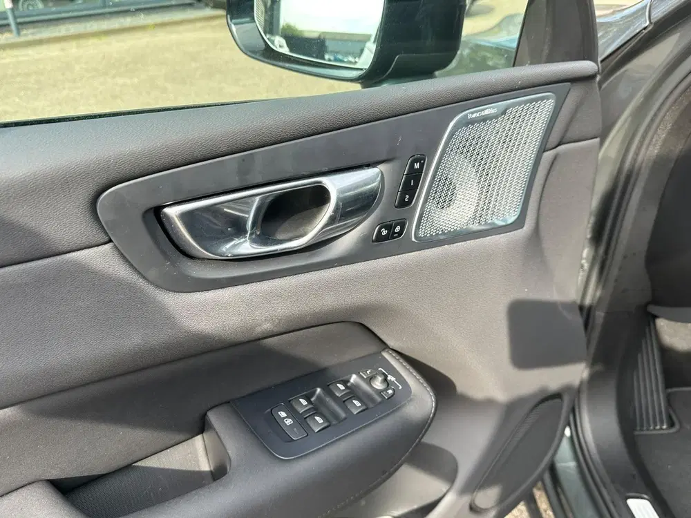 Volvo XC60 2.0 T8 AWD Plug-in hybrid Ultra Dark FABR. uit 2026, foto 7