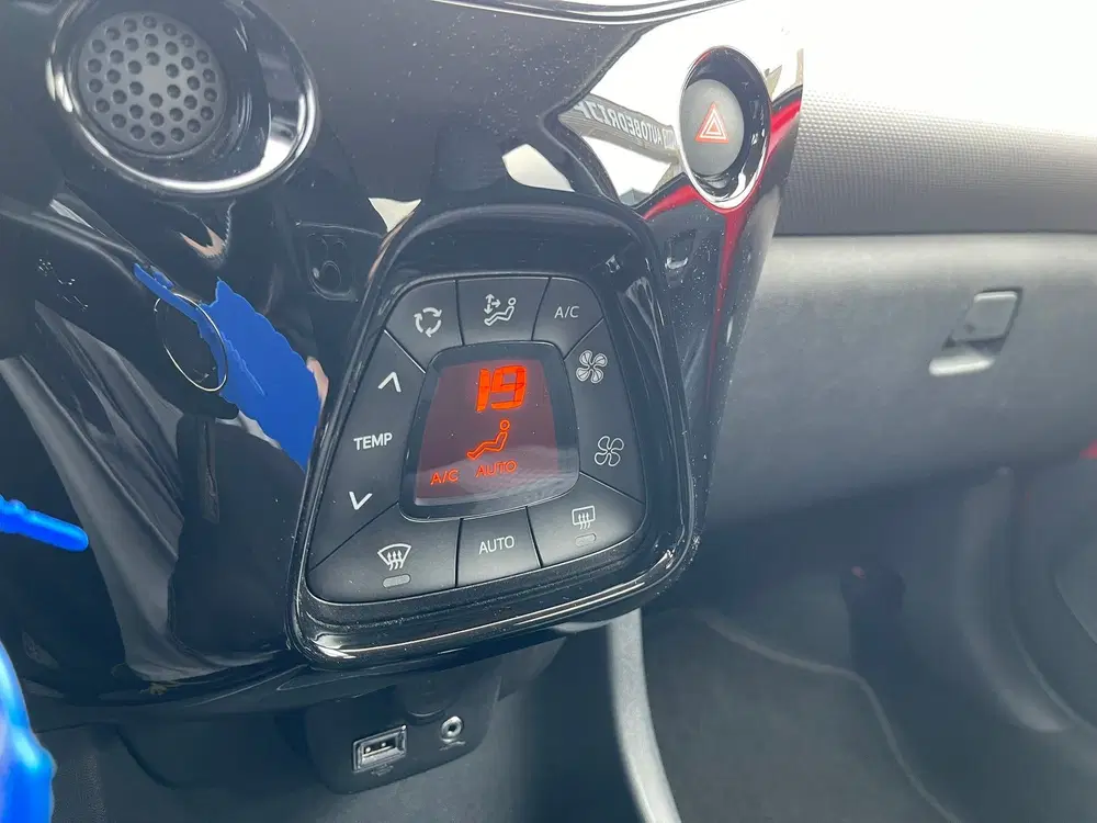 Peugeot 108 1.0 Allure l CLIMA l CARPLAY l CRUISE l AL uit 2021, foto 12