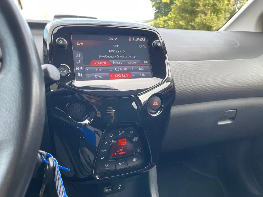 Peugeot 108 1.0 Allure l CLIMA l CARPLAY l CRUISE l AL uit 2021, foto 8