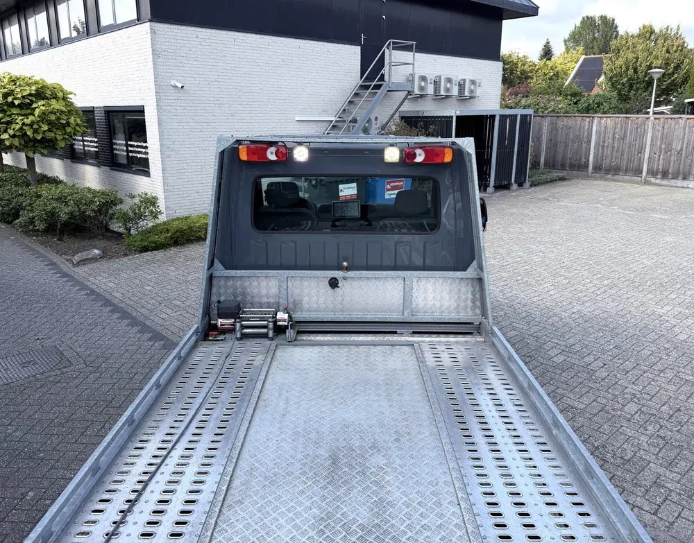 Renault Master uit 2020, foto 11