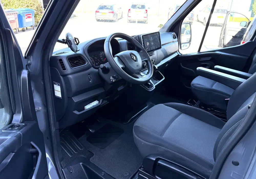 Renault Master uit 2020, foto 13