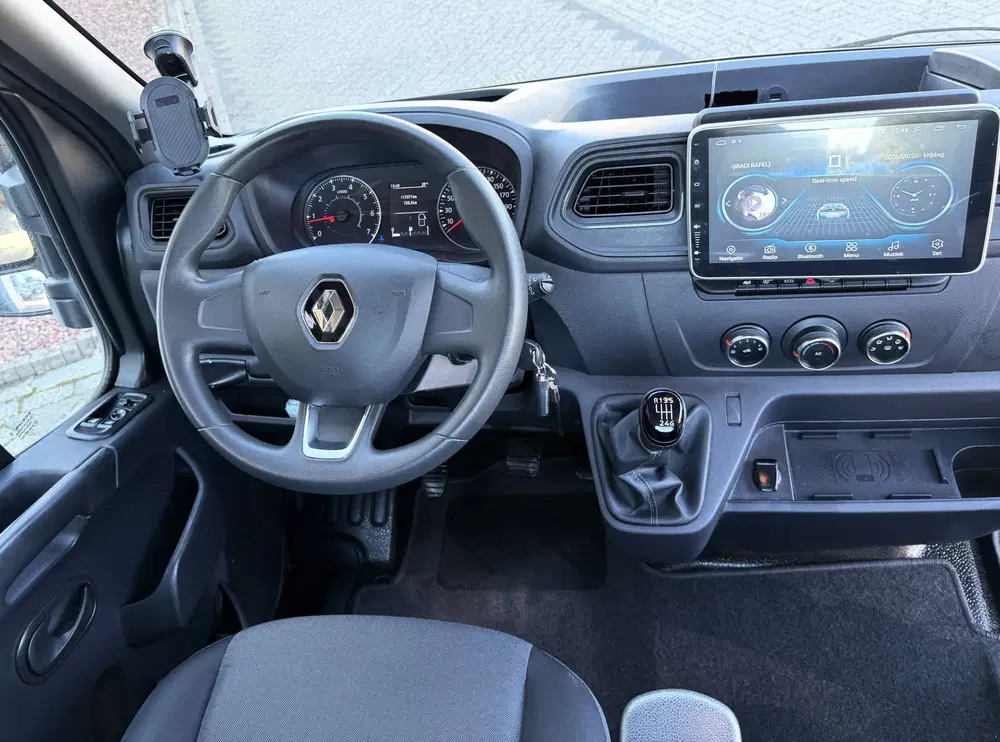 Renault Master uit 2020, foto 14