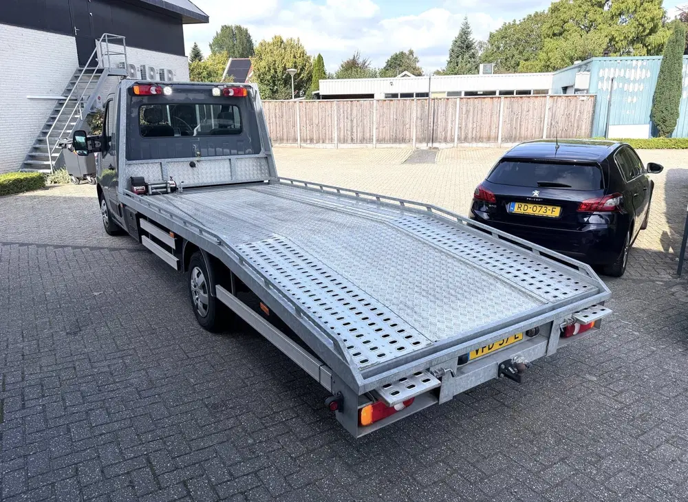 Renault Master uit 2020, foto 7
