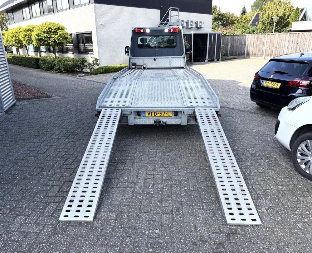 Renault Master uit 2020, foto 9