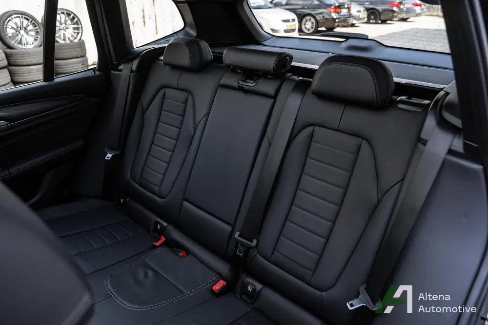 BMW X3 xDrive30e High Executive M-sport uit 2022, foto 11