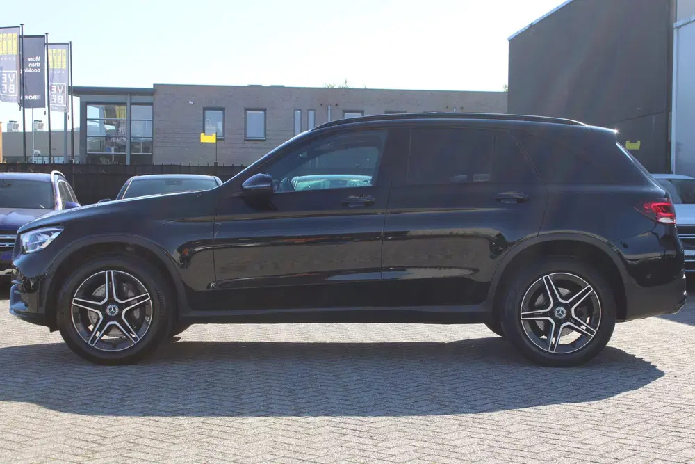 Mercedes-Benz GLC GLC 300e 4MATIC AMG LINE NIGHT PAKKET PANO uit 2022, foto 5