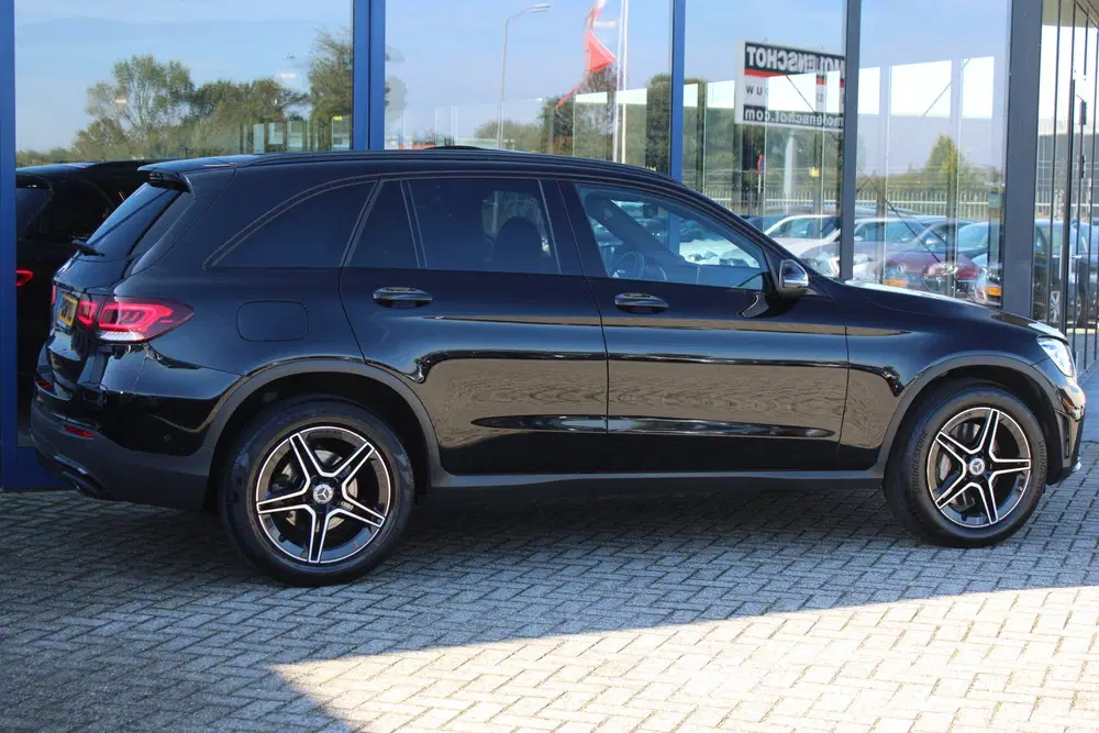 Mercedes-Benz GLC GLC 300e 4MATIC AMG LINE NIGHT PAKKET PANO uit 2022, foto 6
