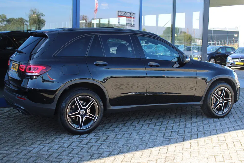 Mercedes-Benz GLC GLC 300e 4MATIC AMG LINE NIGHT PAKKET PANO uit 2022, foto 7