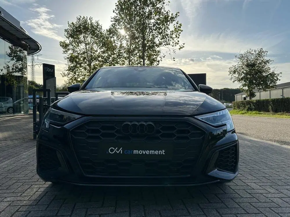 Audi A3 45 TFSI e S Competition 245 PK I Black Opt uit 2023, foto 4