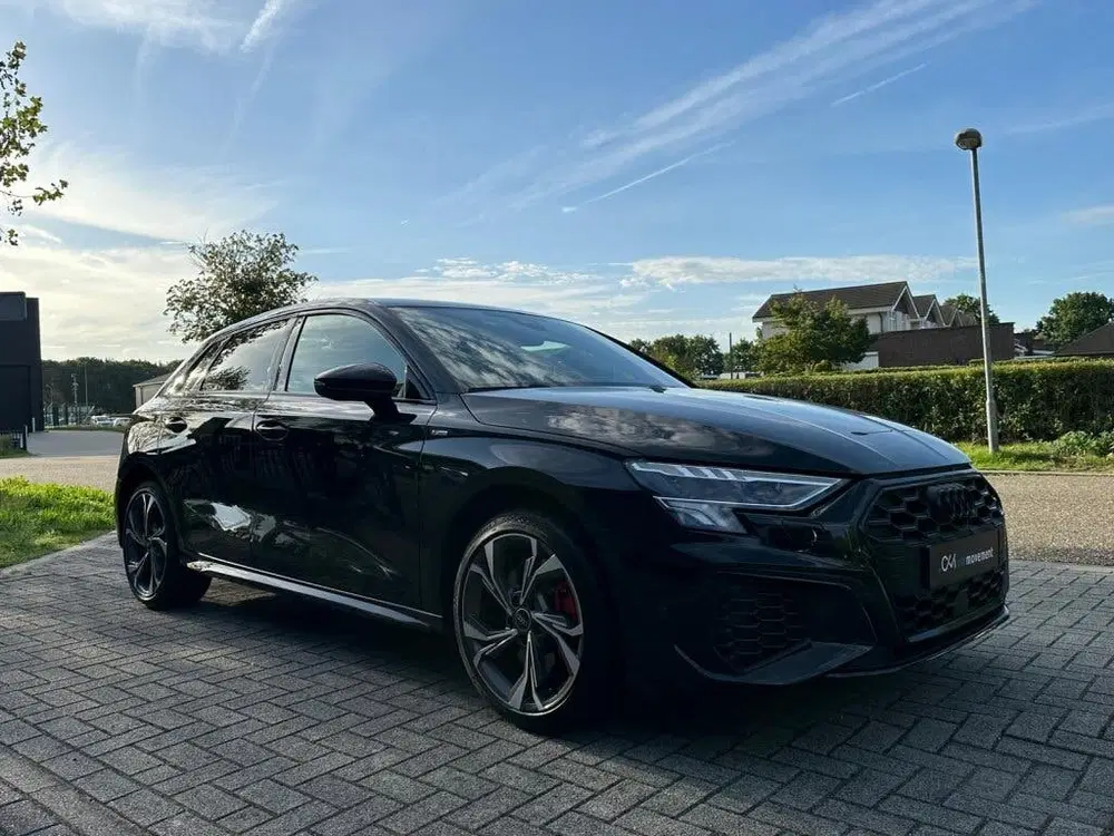 Audi A3 45 TFSI e S Competition 245 PK I Black Opt uit 2023, foto 7