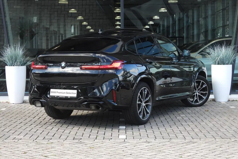 BMW X4 xDrive30i High Executive M Sport Automaat uit 2023, foto 4