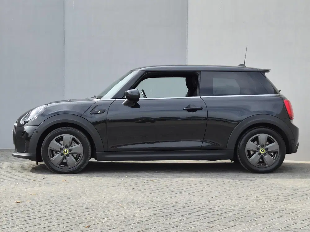 Mini Electric Classic 33 kWh uit 2022, foto 12