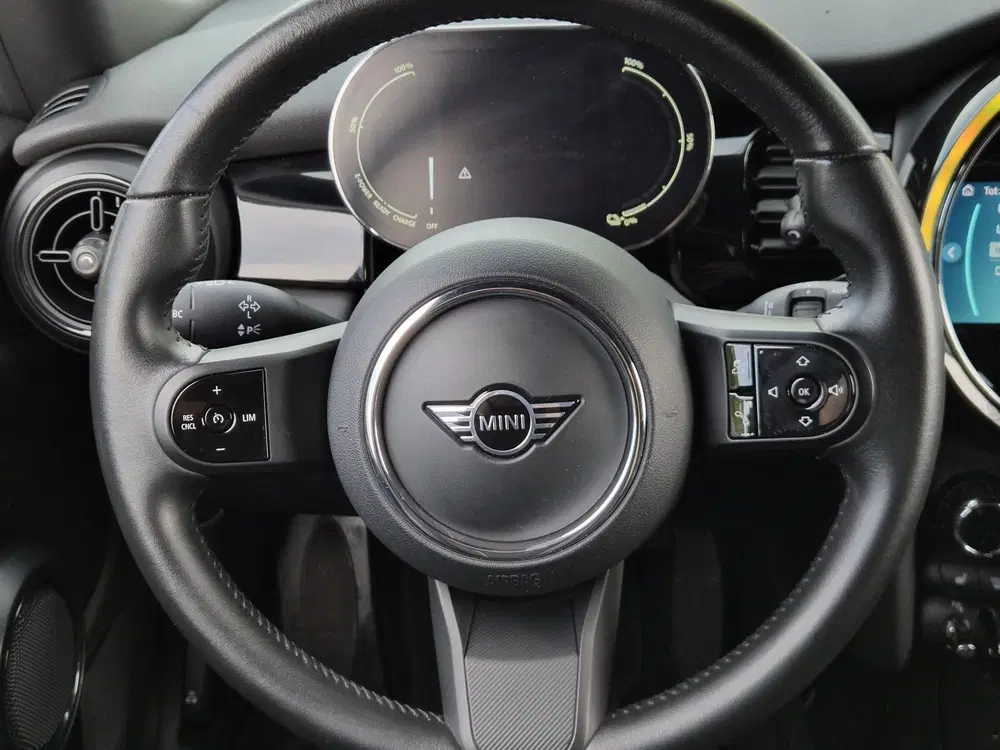 Mini Electric Classic 33 kWh uit 2022, foto 13