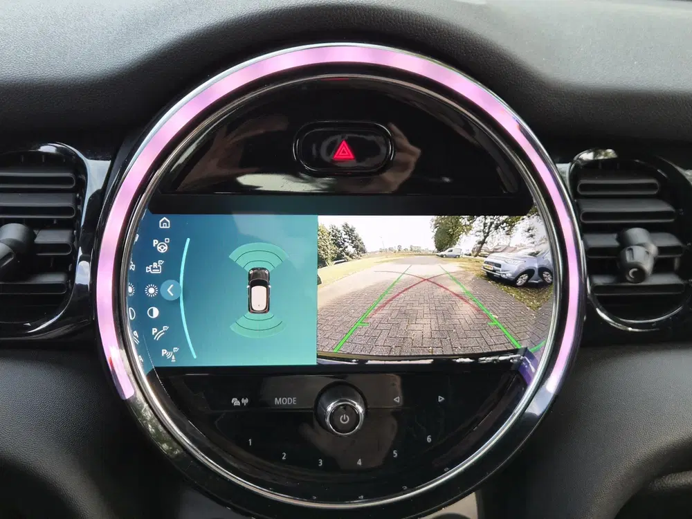 Mini Electric Classic 33 kWh uit 2022, foto 5