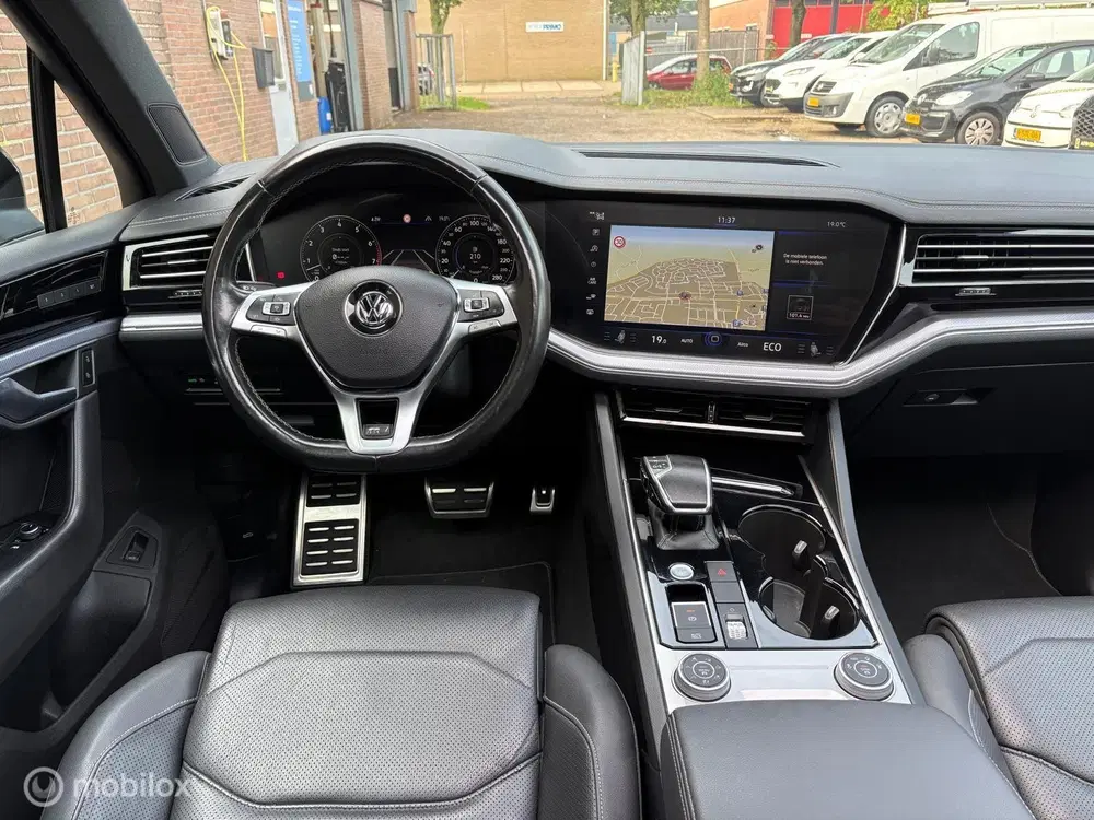 Volkswagen Touareg 3.0 TSI R-Line uit 2019, foto 10