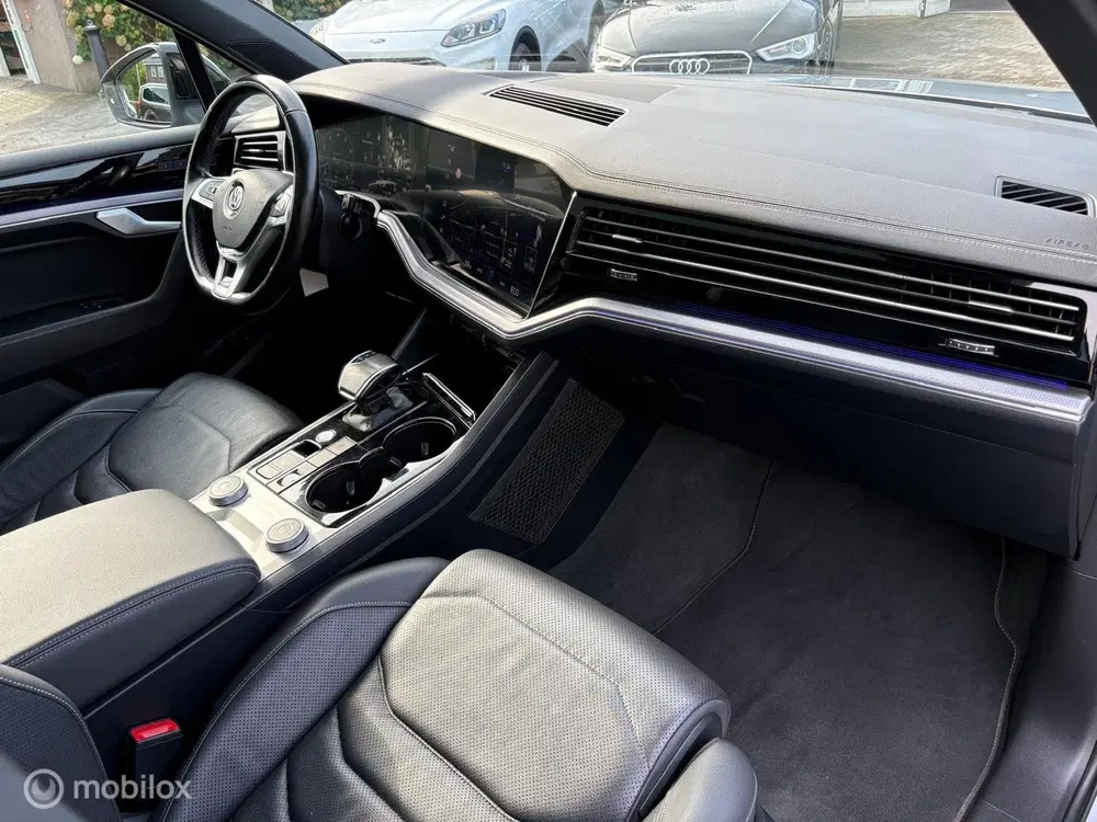 Volkswagen Touareg 3.0 TSI R-Line uit 2019, foto 12