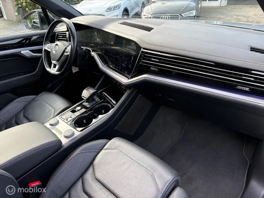 Volkswagen Touareg 3.0 TSI R-Line uit 2019, foto 14