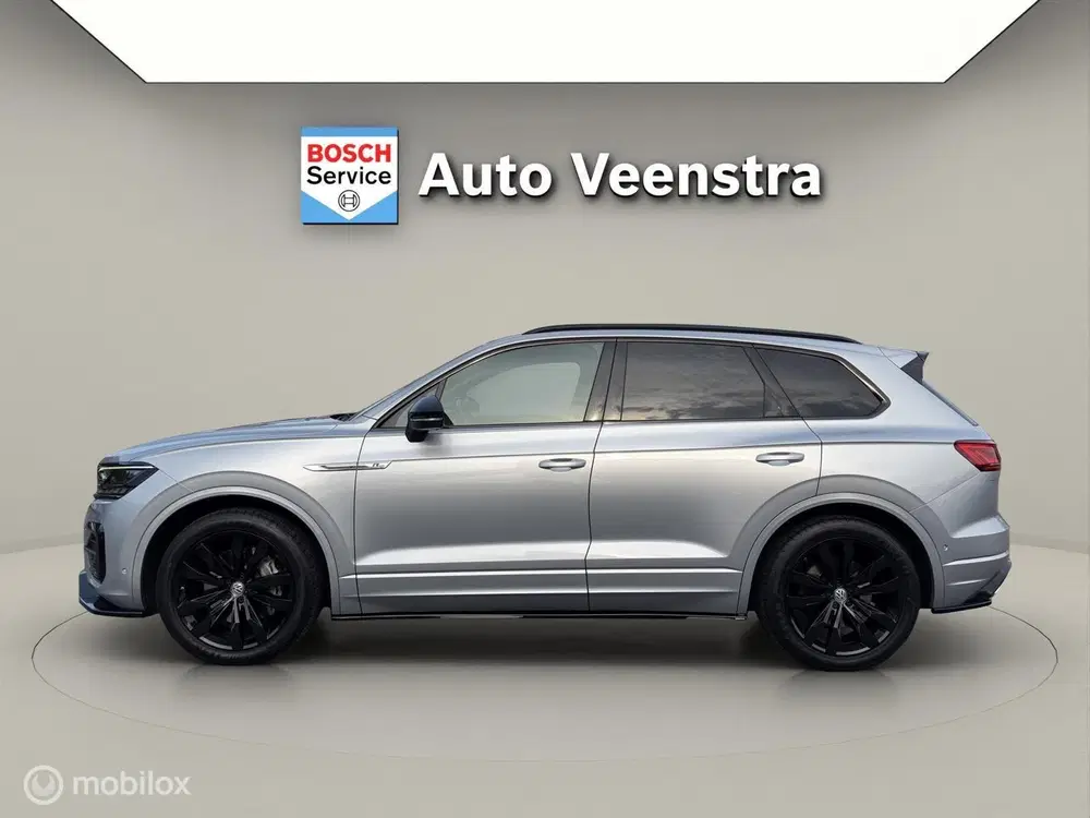 Volkswagen Touareg 3.0 TSI R-Line uit 2019, foto 2
