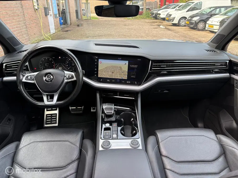 Volkswagen Touareg 3.0 TSI R-Line uit 2019, foto 9