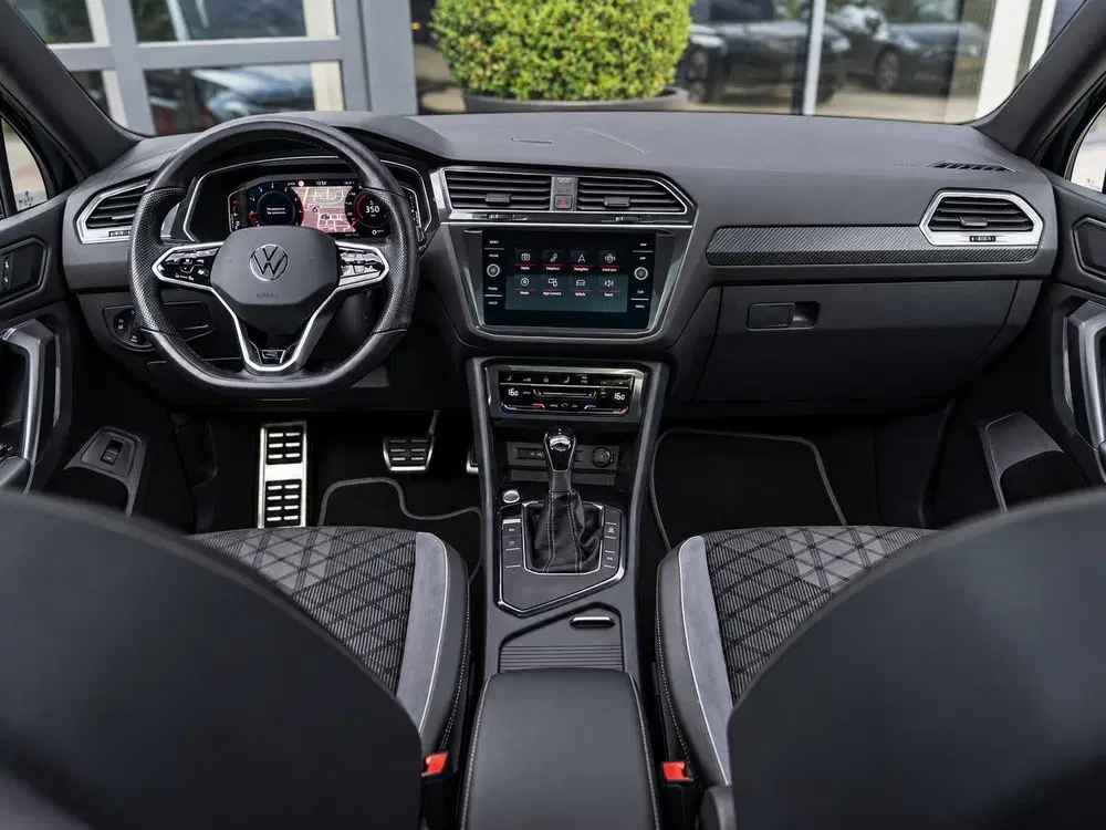 Volkswagen Tiguan Allspace 1.5 TSI R-Line uit 2023, foto 10