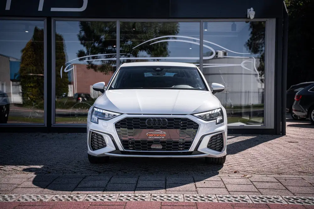 Audi A3 40 TFSI e Advanced edition uit 2024, foto 4