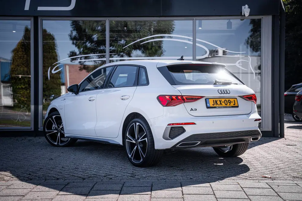 Audi A3 40 TFSI e Advanced edition uit 2024, foto 8