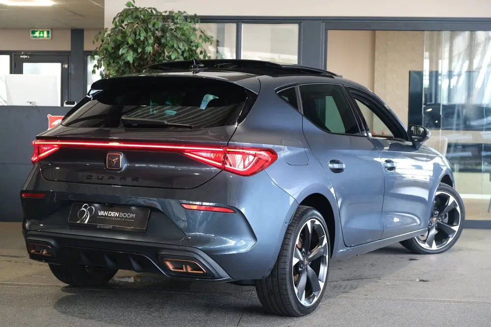 Cupra Leon 1.4 e-Hybrid 204PK Pano Led Cam Navi ACC V uit 2022, foto 2