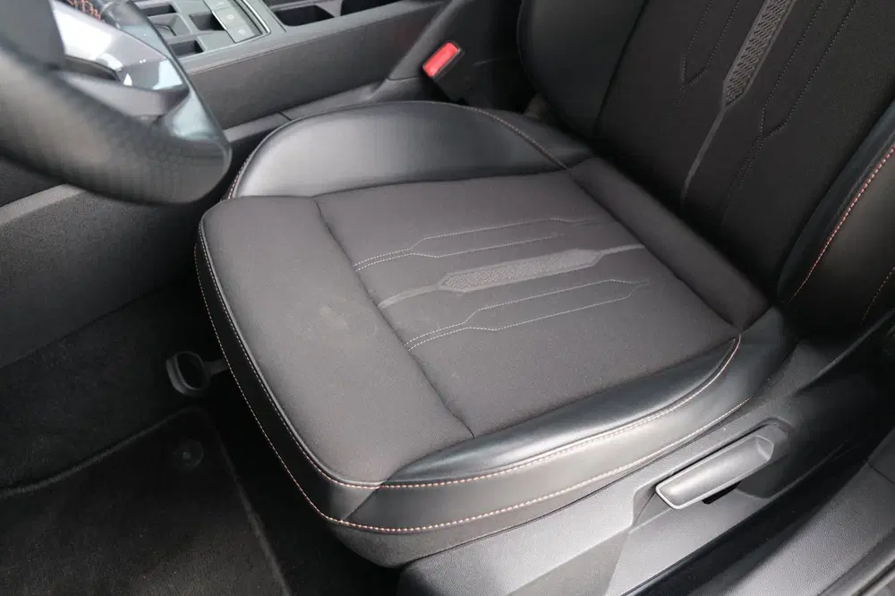 Cupra Leon 1.4 e-Hybrid 204PK Pano Led Cam Navi ACC V uit 2022, foto 5