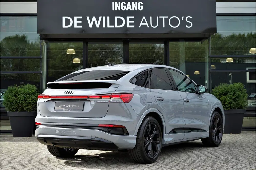 Audi Q4 e-tron 40 S-line 204pk Pano Sonos Camera K uit 2023, foto 2