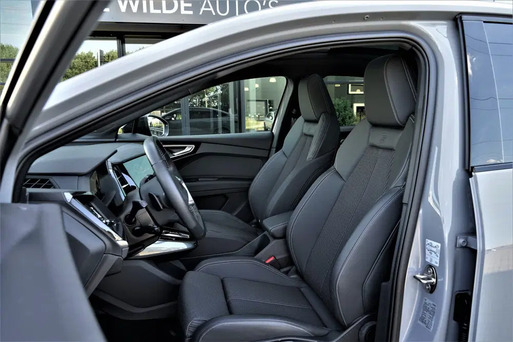Audi Q4 e-tron 40 S-line 204pk Pano Sonos Camera K uit 2023, foto 4