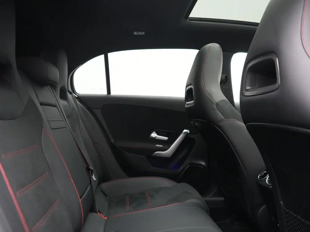 Mercedes-Benz A-Klasse 250 e AMG Line PHEV 218pk FACELIFT De uit 2023, foto 6