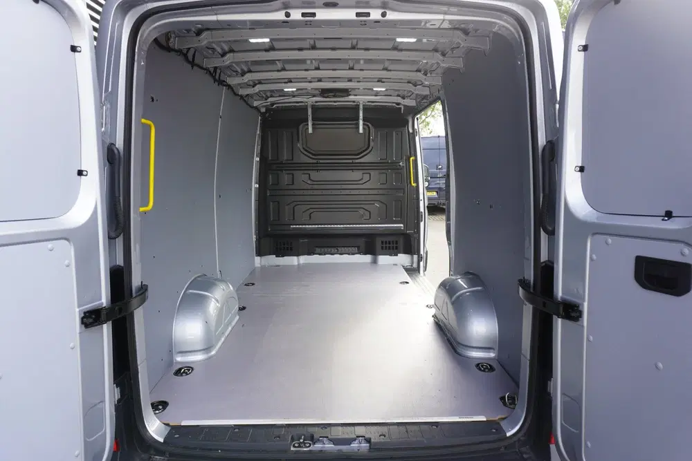 Volkswagen Crafter 140pk Automaat L3H2 uit 2024, foto 3