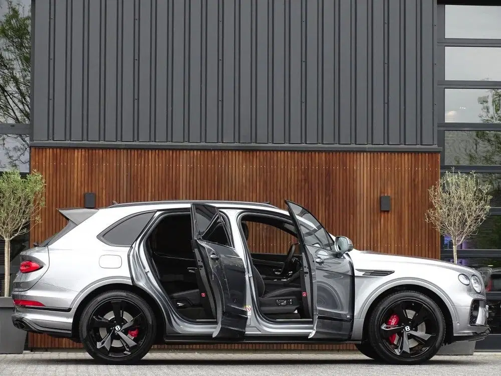 Bentley Bentayga 4.0 V8 550PK TwinTurbo uit 2020, foto 4
