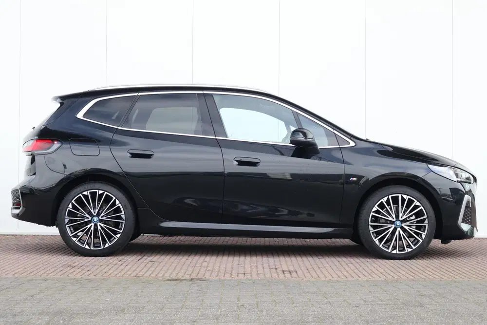 BMW 2-serie Active Tourer 225e xDrive uit 2024, foto 5