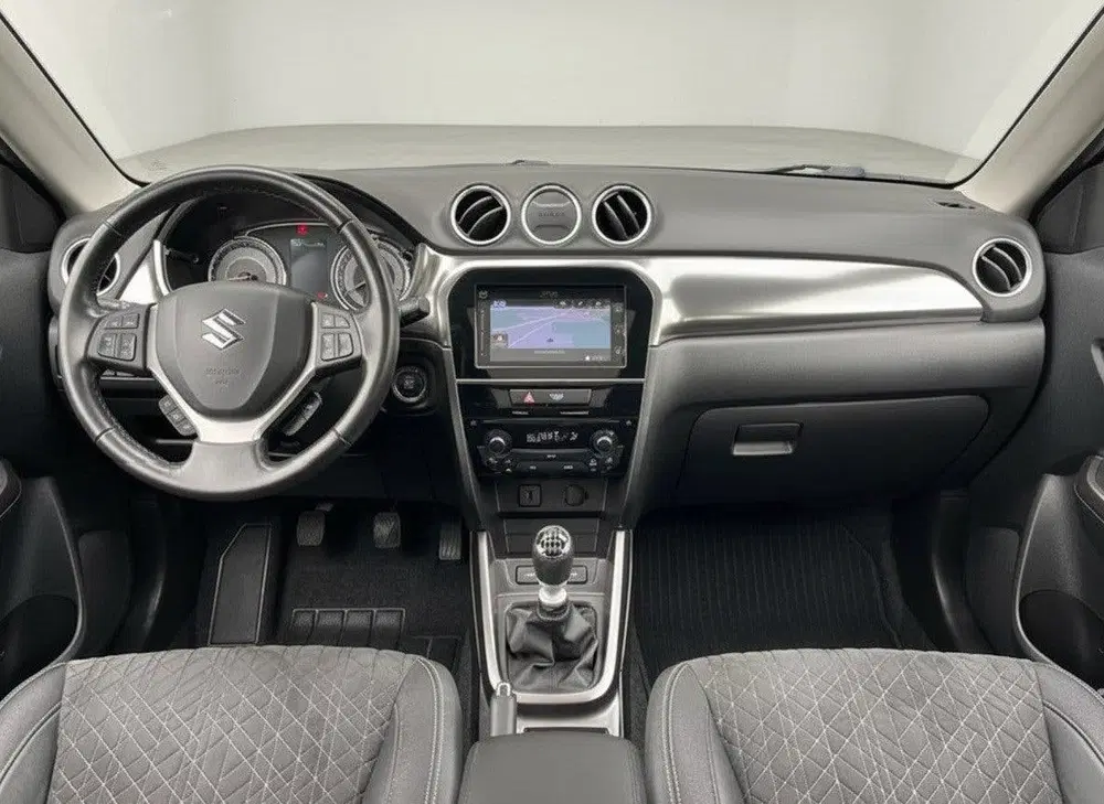 Suzuki Vitara 1.4 Boosterjet Style Smart Hybrid Panorama uit 2022, foto 8