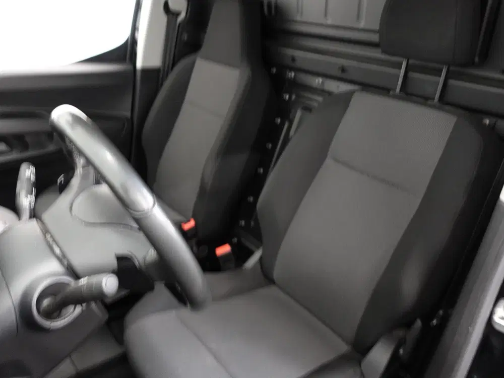 Opel Combo Opel Combo 1.5D 130 pk Aut-8 L2H1 Edition uit 2022, foto 2
