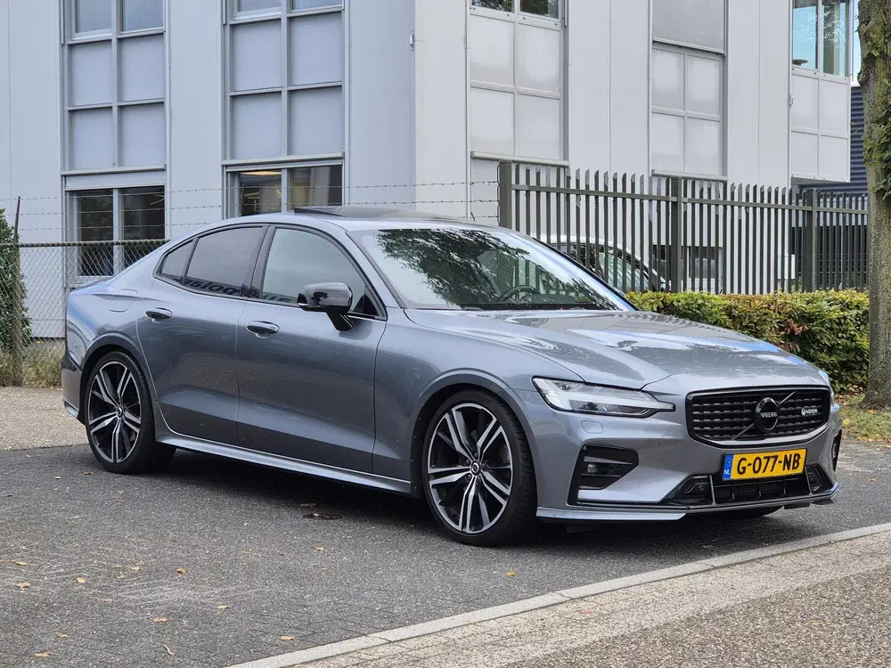 Volvo S60 2.0 T5 Intro Ed. R-Design Volledig HEICO uit 2019, foto 2
