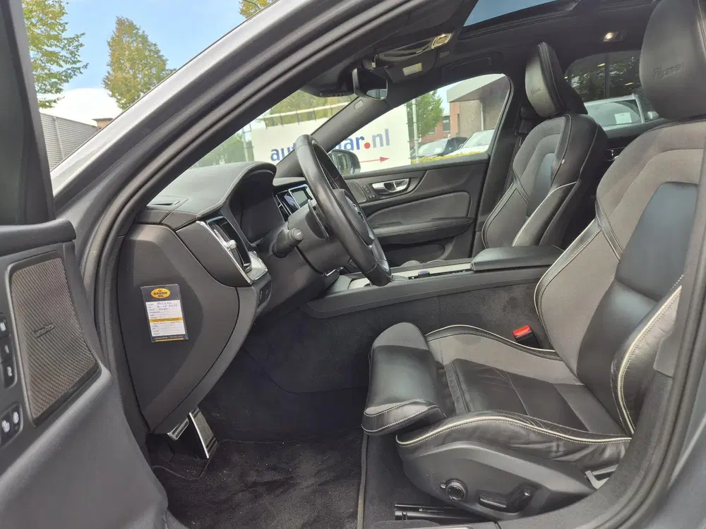 Volvo S60 2.0 T5 Intro Ed. R-Design Volledig HEICO uit 2019, foto 5