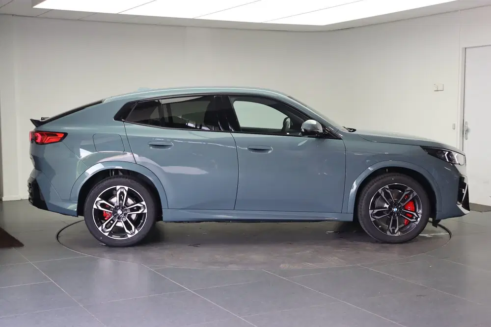 BMW iX2 eDrive20 M Sport uit 2026, foto 5