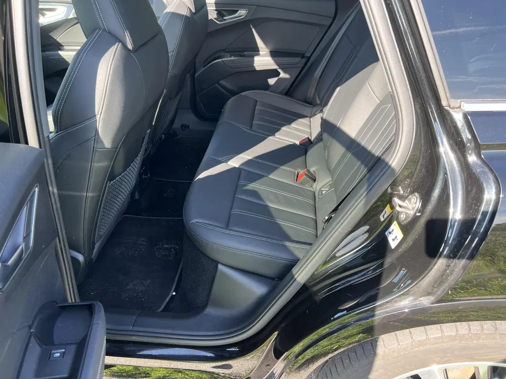 Audi Q4 e-tron 40 S edition 77 kWh SOH 92 uit 2022, foto 9