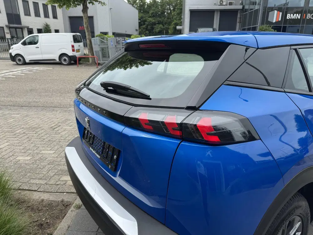 Peugeot 2008 1.2 PureTech Active Pack l Camera l Navi uit 2022, foto 11
