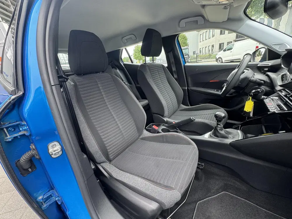 Peugeot 2008 1.2 PureTech Active Pack l Camera l Navi uit 2022, foto 14