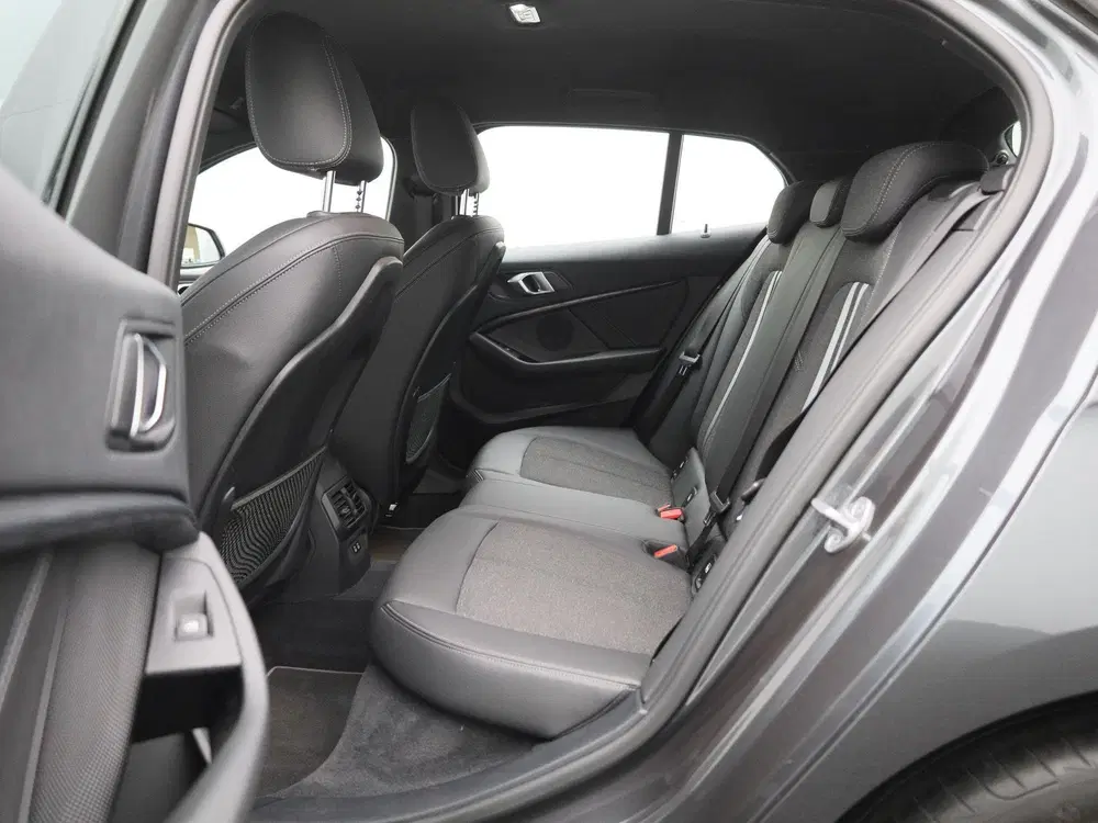 BMW 1-serie 118i Executive Edition 140PK uit 2020, foto 12