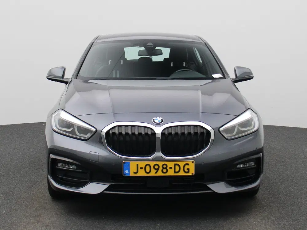 BMW 1-serie 118i Executive Edition 140PK uit 2020, foto 3